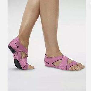 Nike wraps yoga socks/shoes size M
